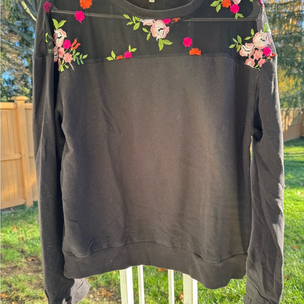 Floral Embroidered Black Sweatshirt